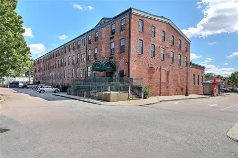 75 Eagle St #3E, Providence, RI 02909