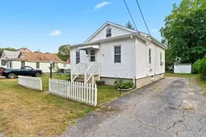 68 Wilson Ave, Warwick, RI 02889 photo 6