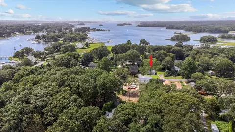 101 Winchester Dr, South Kingstown, RI 02879