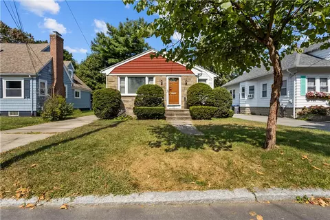 37 Homefield Ave, Providence, RI 02908