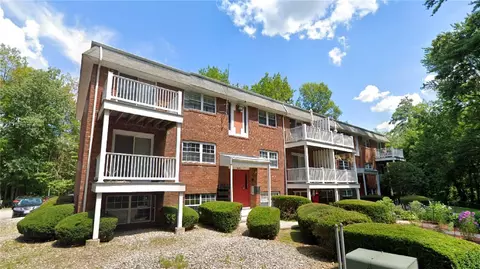 11 Stonehenge Dr #126E, Smithfield, RI 02828