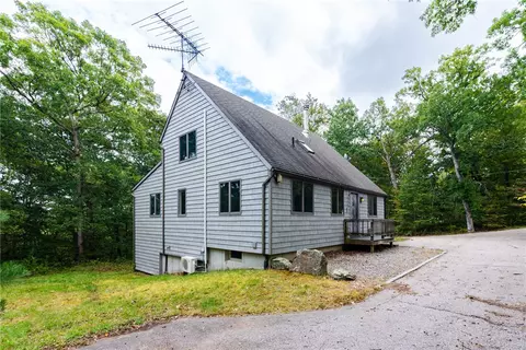 255 Shumankanuk Hill Rd, Charlestown, RI 02813
