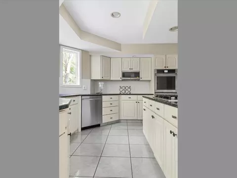 Kitchen - 321 Blue Ridge Rd, Warwick, RI 02886 photo 4 of 4