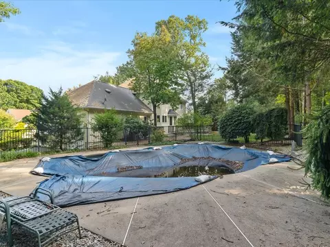 Exterior - 321 Blue Ridge Rd, Warwick, RI 02886 photo 6 of 6