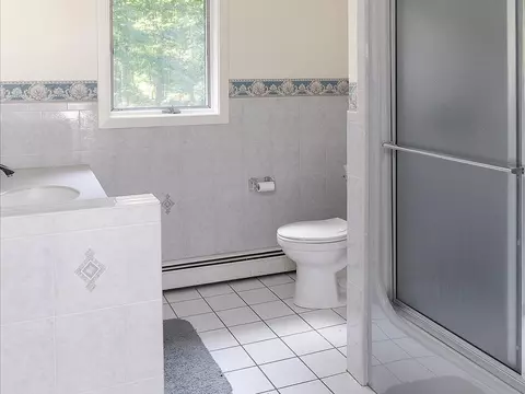 Bath - 321 Blue Ridge Rd, Warwick, RI 02886 photo 5 of 5