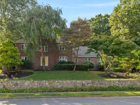 321 Blue Ridge Rd, Warwick, RI 02886