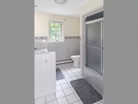 Bath - 321 Blue Ridge Rd, Warwick, RI 02886 photo 4 of 5