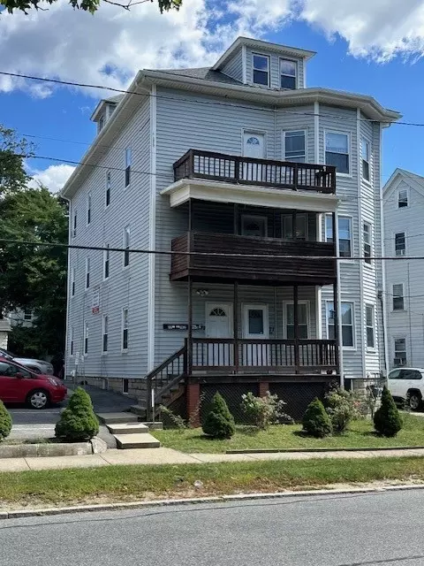 77 Raymond St, Providence, RI 02908