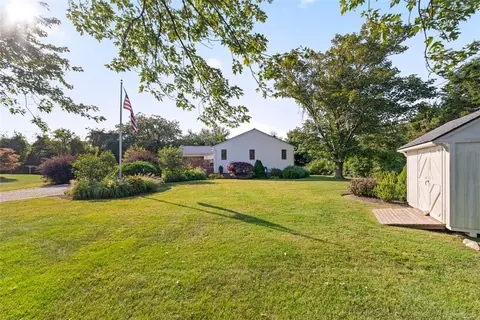 11 Marine Dr, South Kingstown, RI 02879