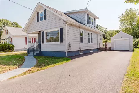 127 Pine St, Seekonk, MA 02771