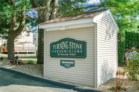 165 Holland St #25, Cranston, RI 02920