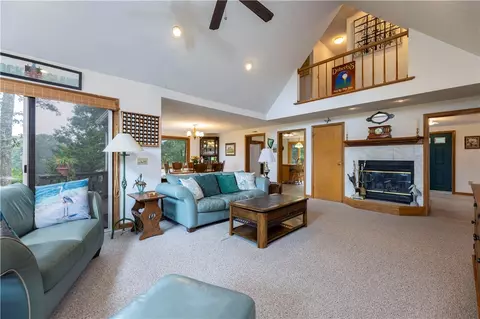 Living - 7 Wicklow Rd, Westerly, RI 02891 photo 2 of 2