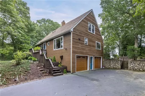 Exterior - 7 Wicklow Rd, Westerly, RI 02891 photo 2 of 8