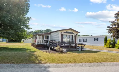 28 Lane D Ln, Coventry, RI 02816