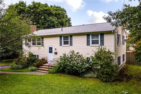 335 Natick Ave, Warwick, RI 02886