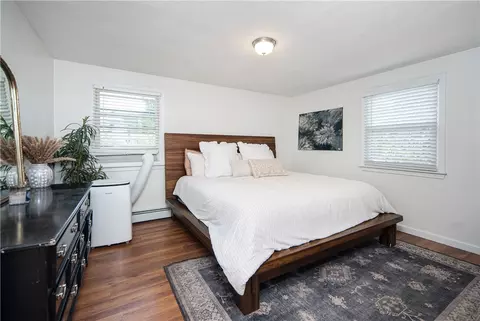 Bedroom - 335 Natick Ave, Warwick, RI 02886 photo 1 of 2