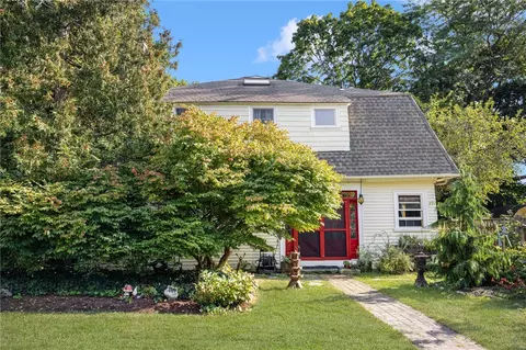 22 Marion Ave, Cranston, RI 02905
