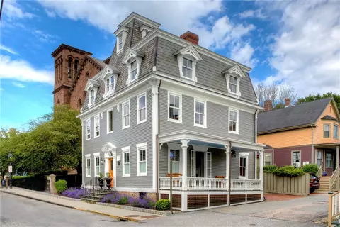 204 Spring St, Newport, RI 02840