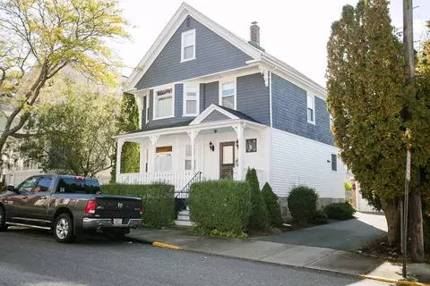 51 Hammond St, Newport, RI 02840