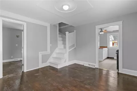 Entry Way - 22 Powhatan St, Warwick, RI 02889 photo 3 of 5