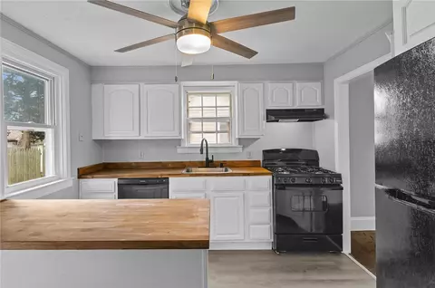Kitchen - 22 Powhatan St, Warwick, RI 02889 photo 2 of 4