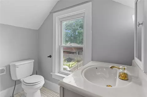 Bath - 22 Powhatan St, Warwick, RI 02889 photo 1 of 2