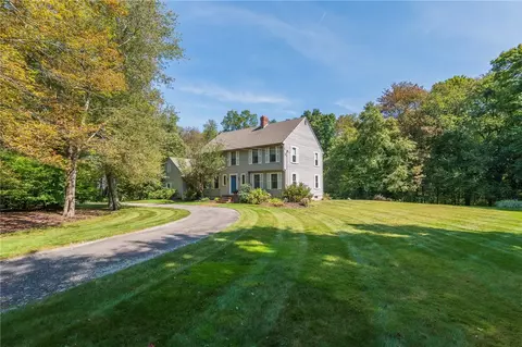 50 Regina Dr, Scituate, RI 02857