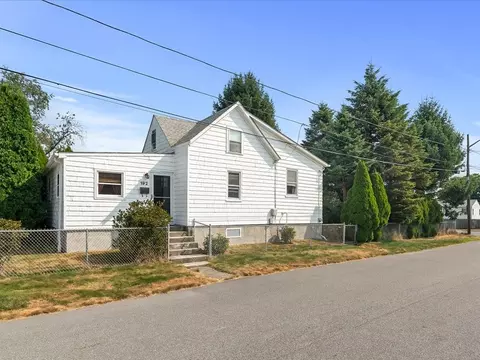 192 Leonard Ave, East Providence, RI 02914