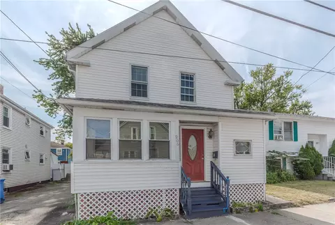 206 Montgomery Ave, Cranston, RI 02905