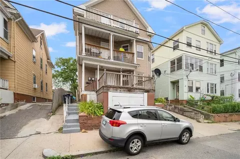 41 Ayrault St, Providence, RI 02908