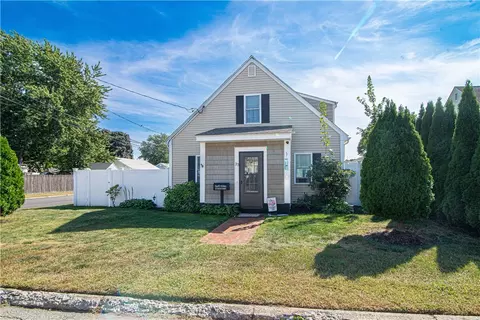 33 Martin St, Pawtucket, RI 02861