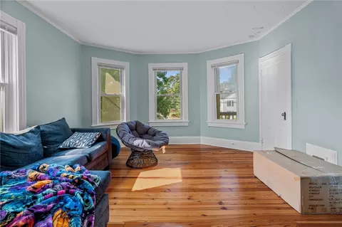 365 Summer St, Woonsocket, RI 02895 photo 5