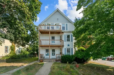 365 Summer St, Woonsocket, RI 02895 photo 2