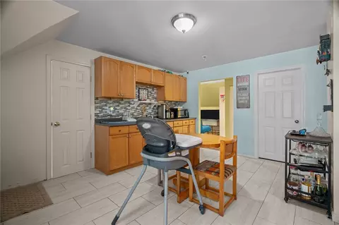365 Summer St, Woonsocket, RI 02895 photo 21