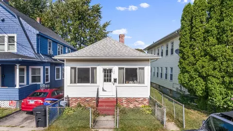 182 Waterman Ave, East Providence, RI 02914