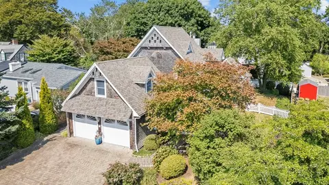 70 Merton Rd, Newport, RI 02840