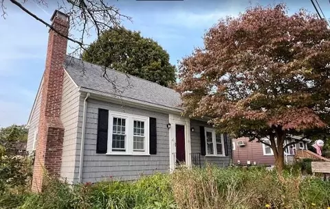 23 Peace St, Warwick, RI 02888