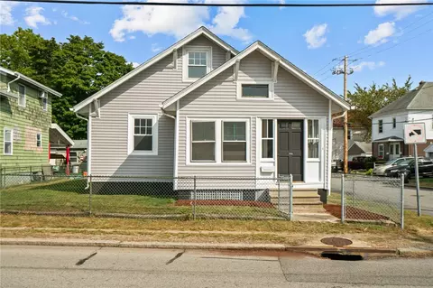 669 York Ave, Pawtucket, RI 02861