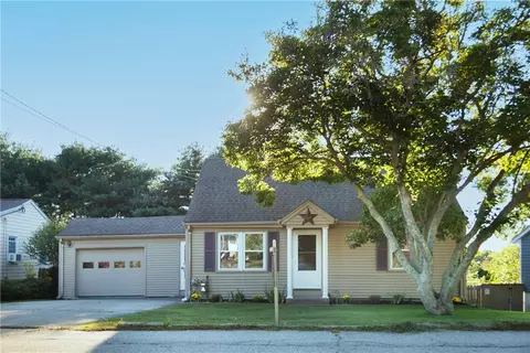 69 Sherry Ave, Bristol, RI 02809