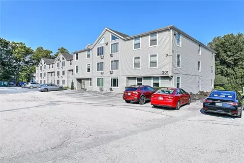 201 Woodlawn Ave #101, North Providence, RI 02904