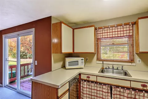 53 Reed St, Warwick, RI 02886 photo 12