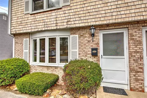 53 Reed St, Warwick, RI 02886 photo 3
