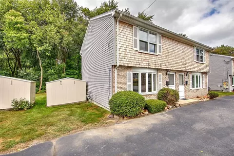 53 Reed St, Warwick, RI 02886 photo 4