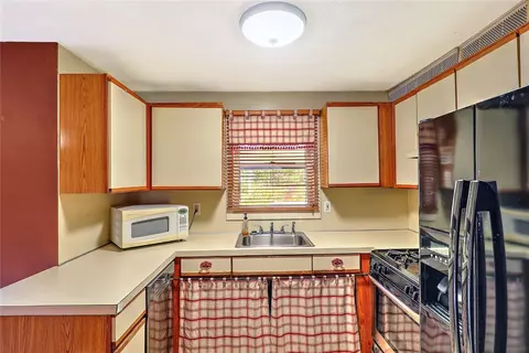 53 Reed St, Warwick, RI 02886 photo 11