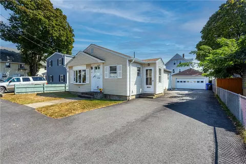 33 Halliday St, Pawtucket, RI 02861