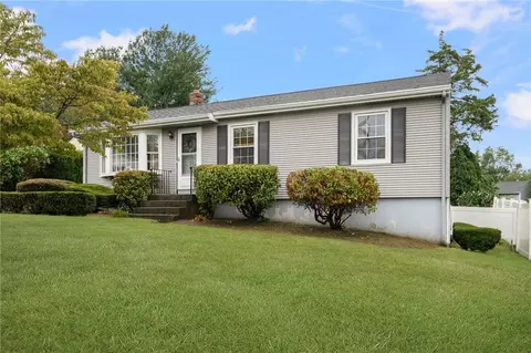 75 Leawood Dr, Cranston, RI 02920