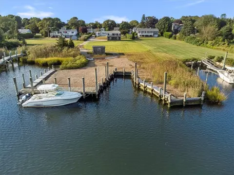 View/Area - 16 Champlin Dr, Westerly, RI 02891 photo 2 of 9