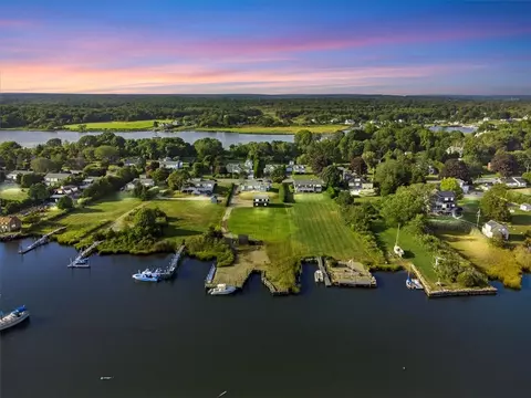 View/Area - 16 Champlin Dr, Westerly, RI 02891 photo 4 of 9