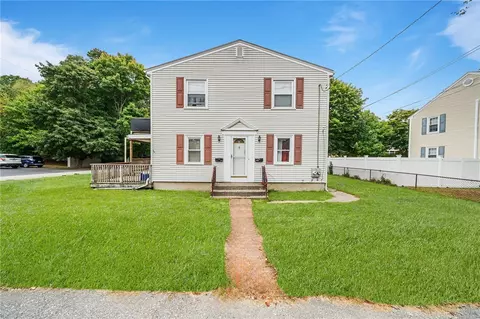 978 Smithfield Ave, Lincoln, RI 02865