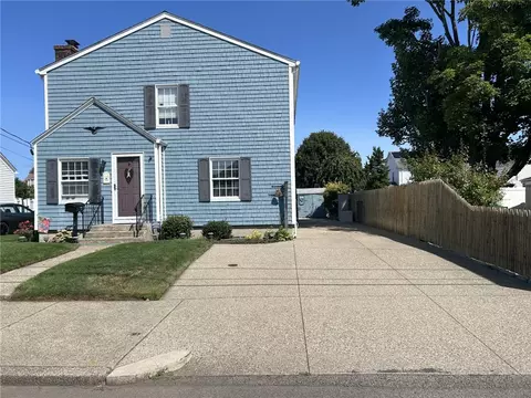 408 Vine St, Pawtucket, RI 02861
